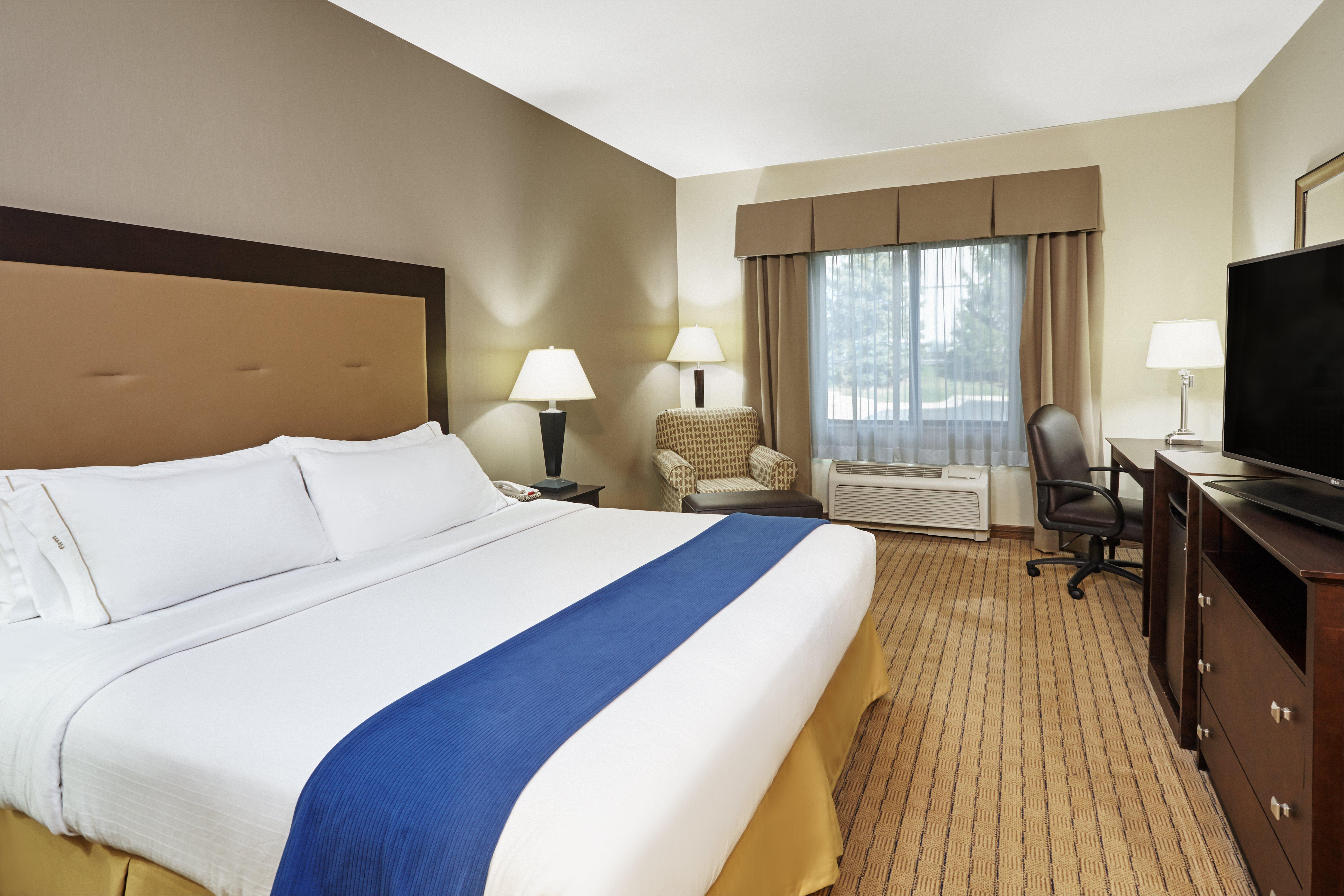 Holiday Inn Express & Suites Madison-Verona By Ihg Екстериор снимка