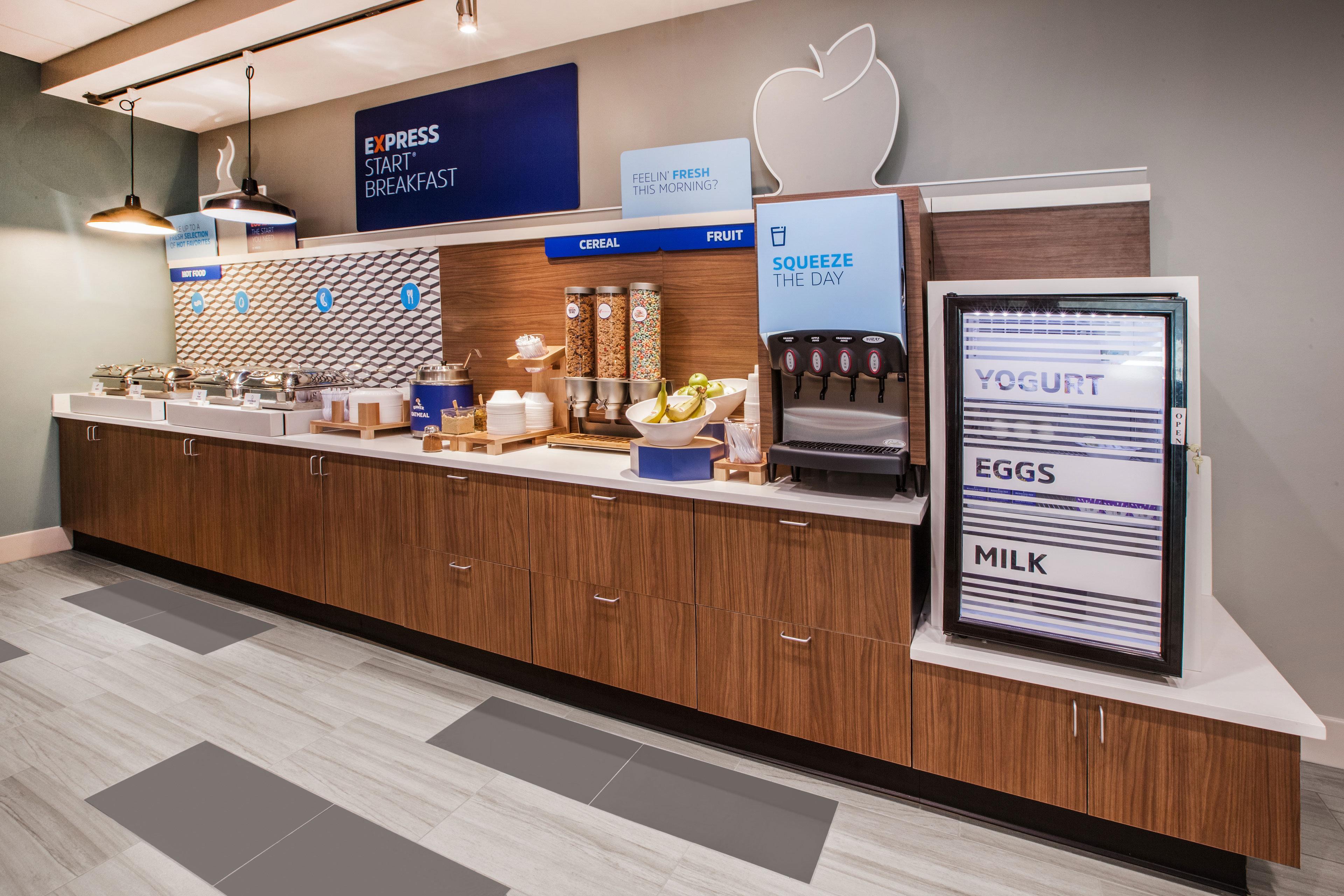 Holiday Inn Express & Suites Madison-Verona By Ihg Екстериор снимка