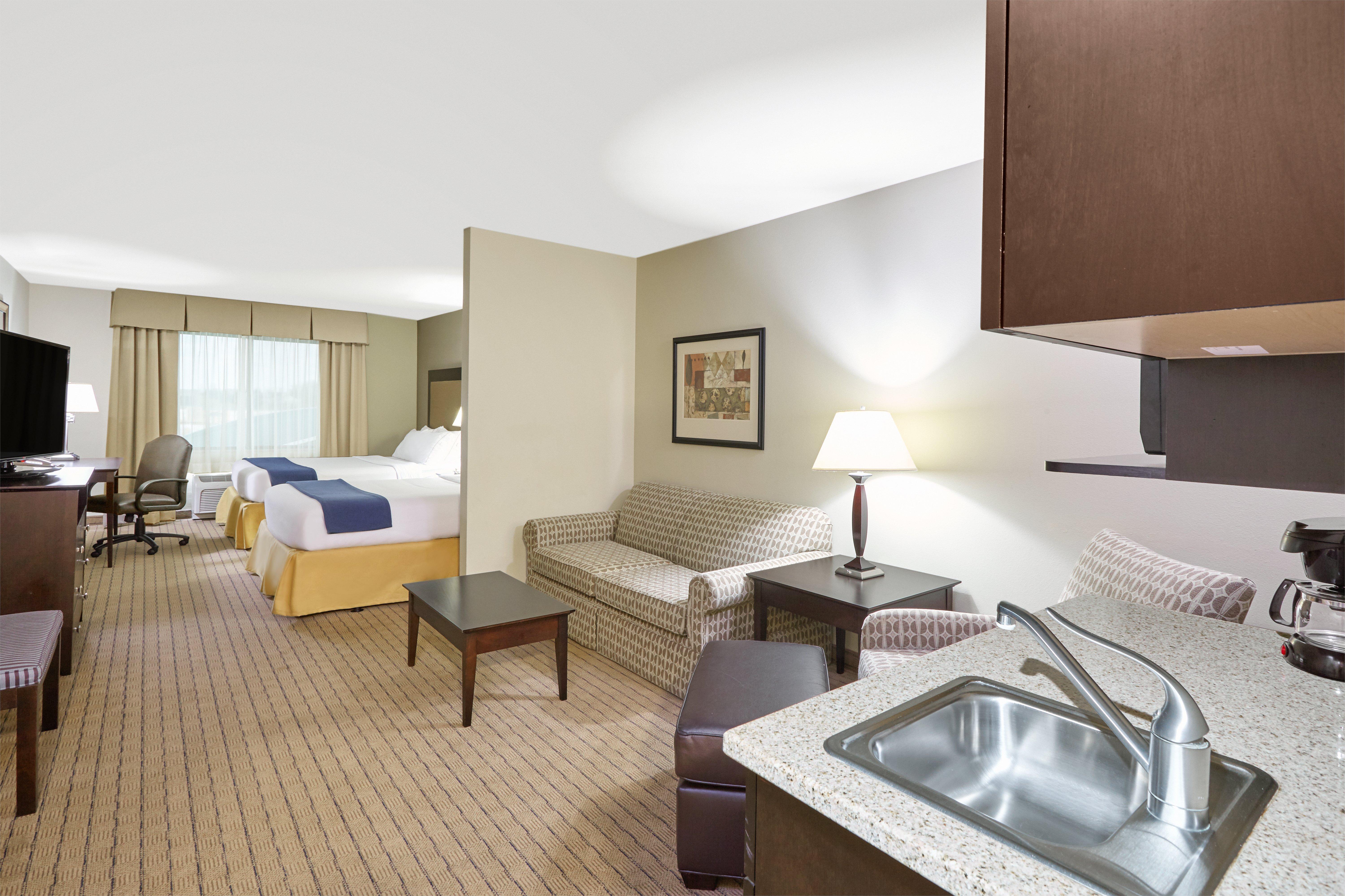 Holiday Inn Express & Suites Madison-Verona By Ihg Екстериор снимка