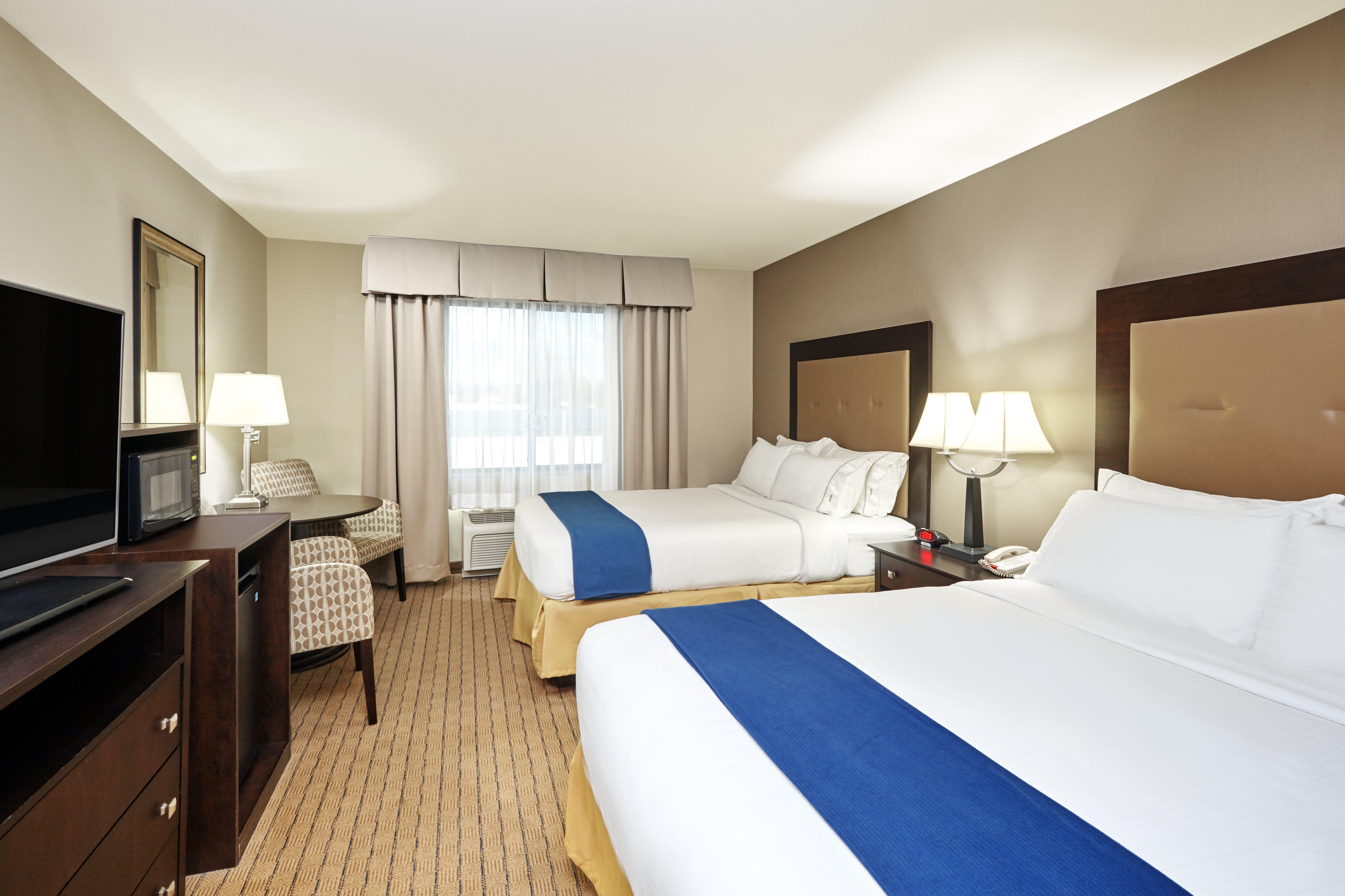 Holiday Inn Express & Suites Madison-Verona By Ihg Екстериор снимка