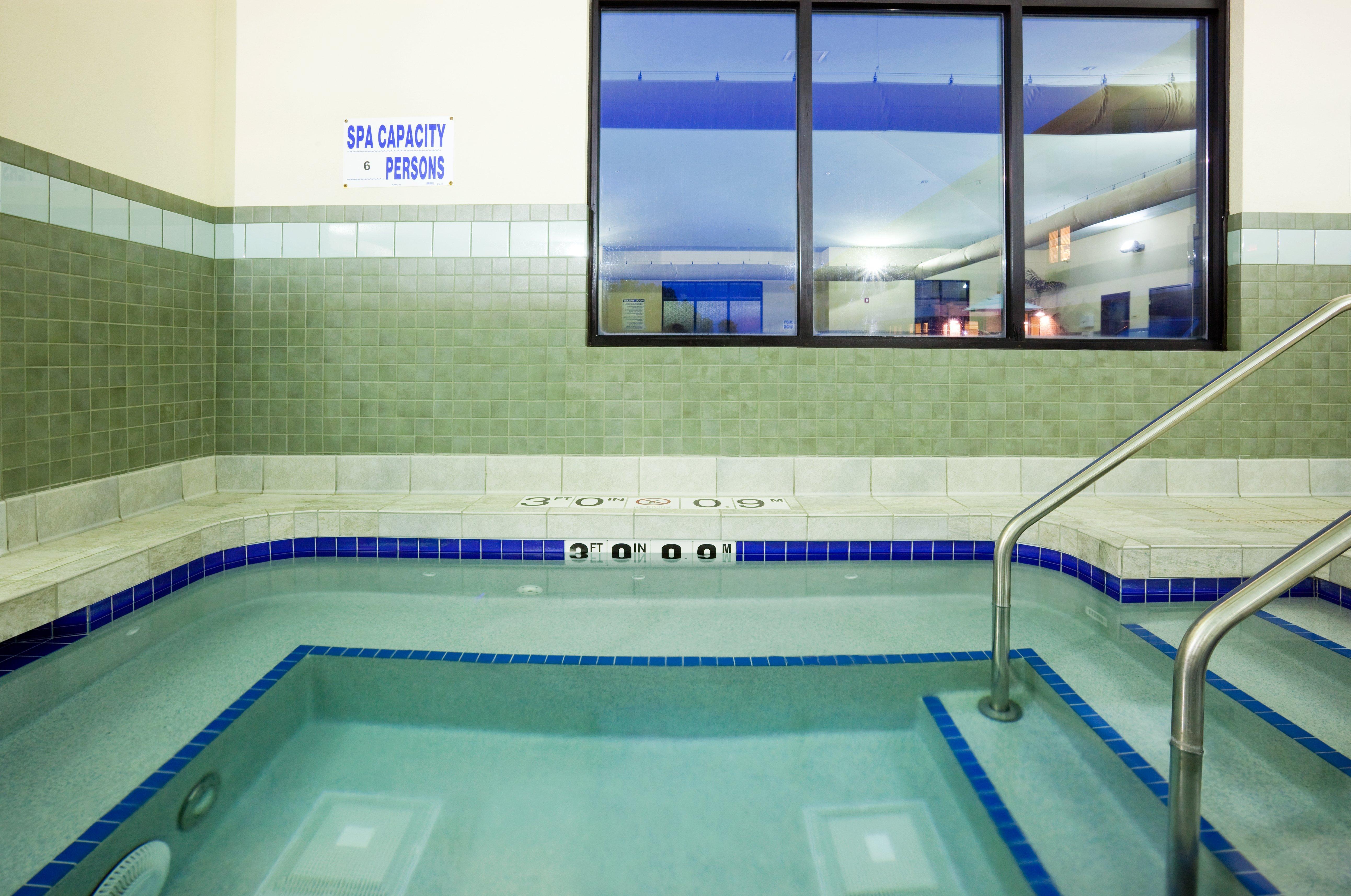 Holiday Inn Express & Suites Madison-Verona By Ihg Екстериор снимка