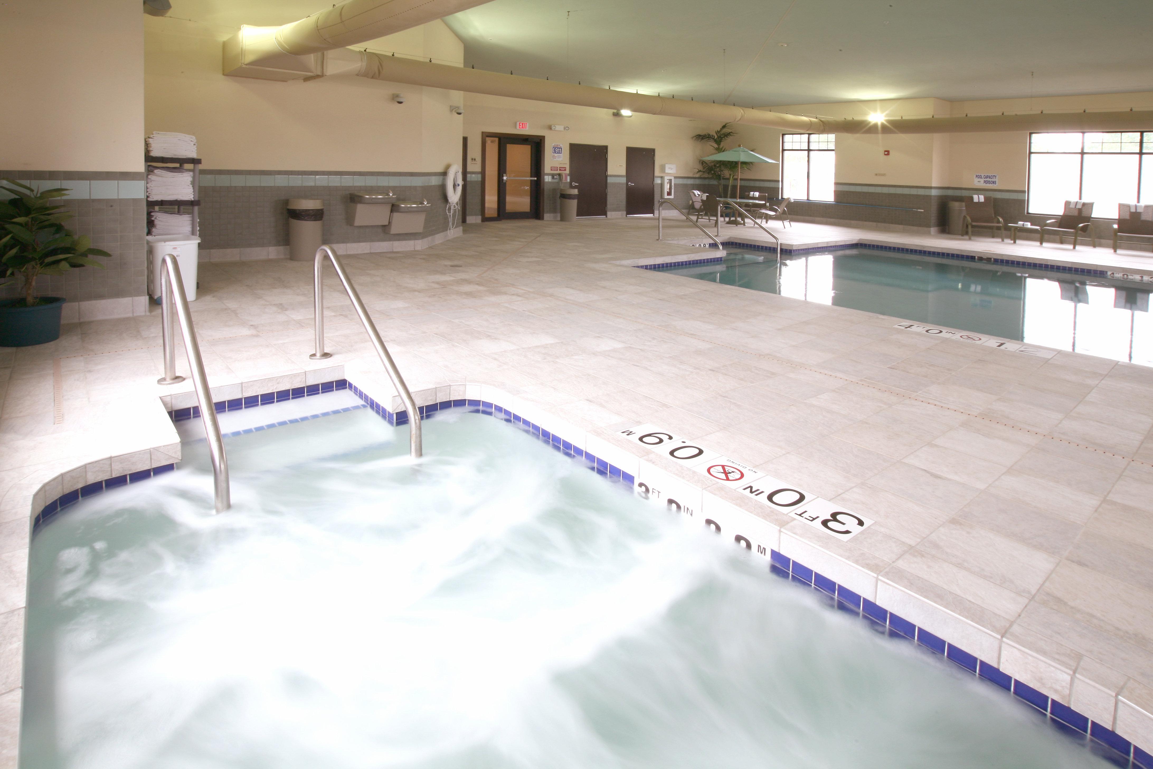 Holiday Inn Express & Suites Madison-Verona By Ihg Екстериор снимка