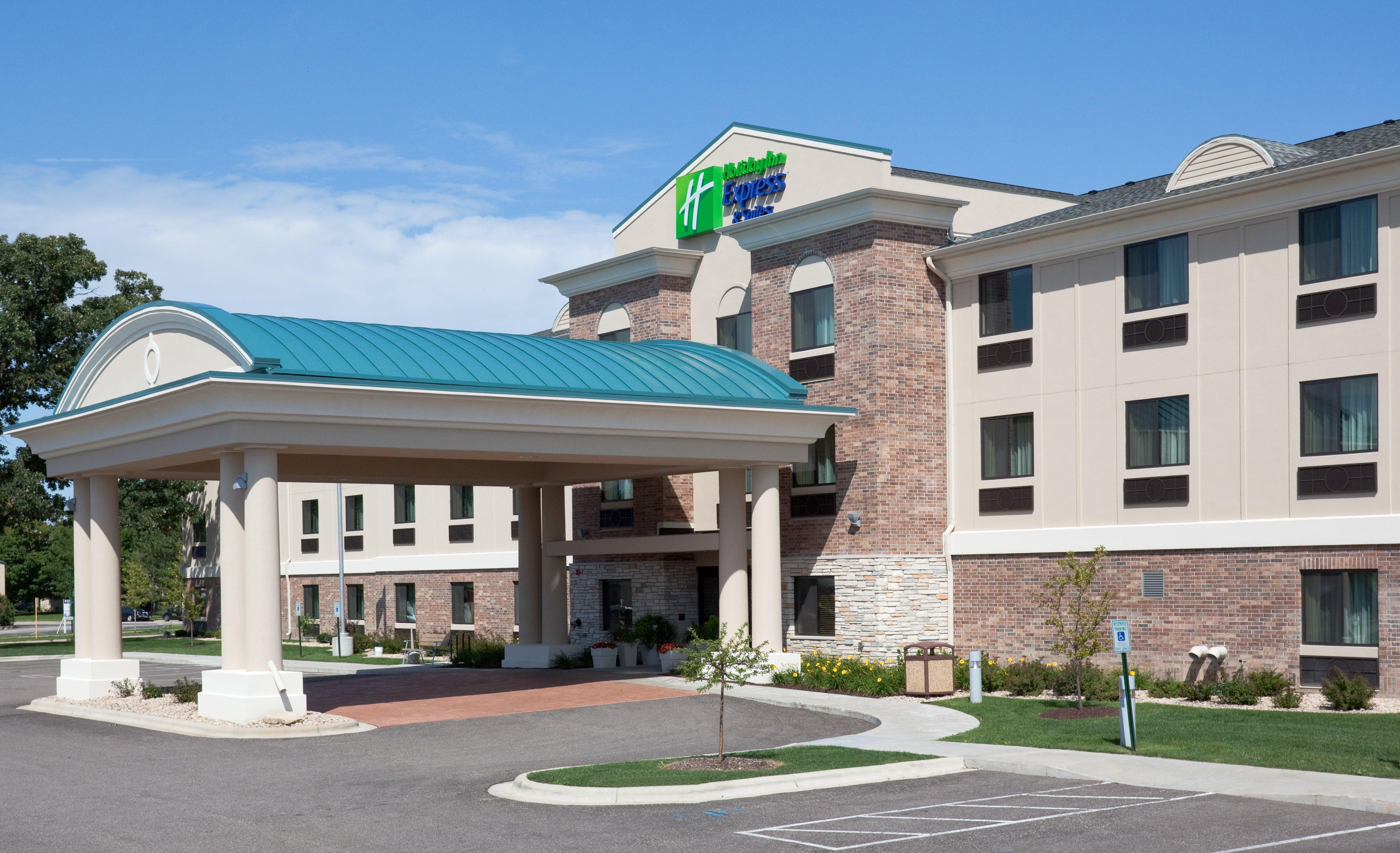 Holiday Inn Express & Suites Madison-Verona By Ihg Екстериор снимка
