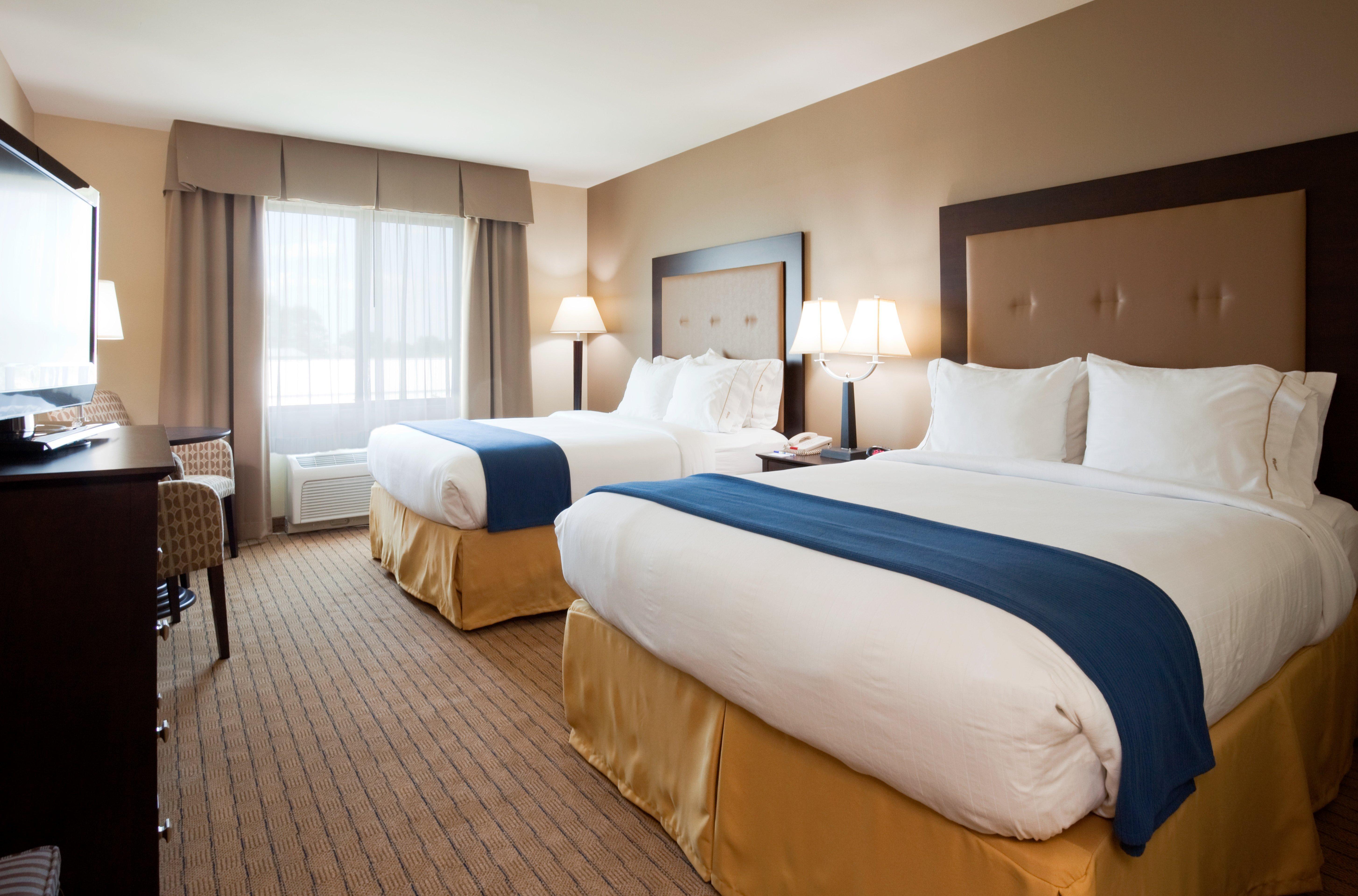 Holiday Inn Express & Suites Madison-Verona By Ihg Екстериор снимка