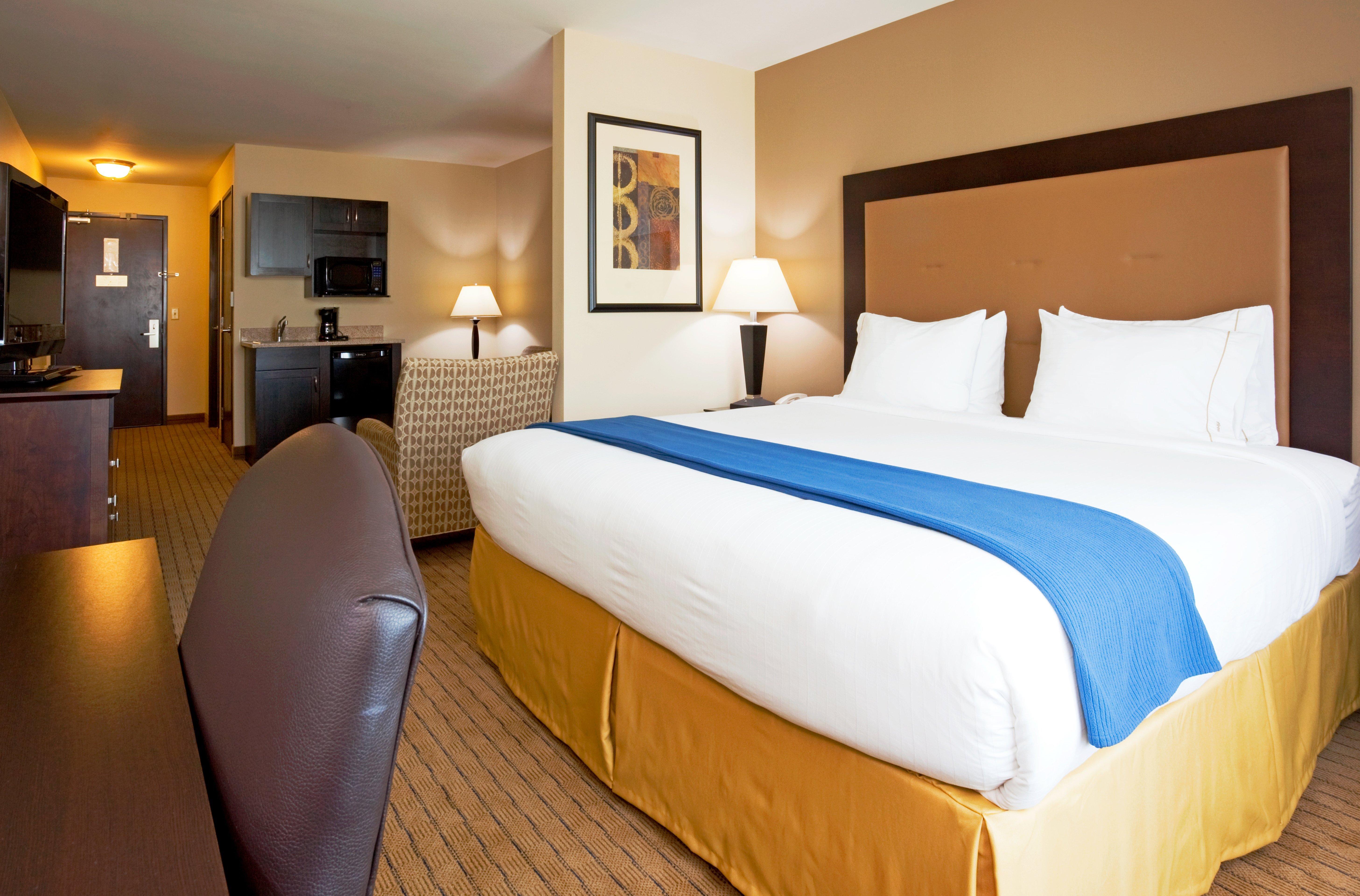 Holiday Inn Express & Suites Madison-Verona By Ihg Екстериор снимка