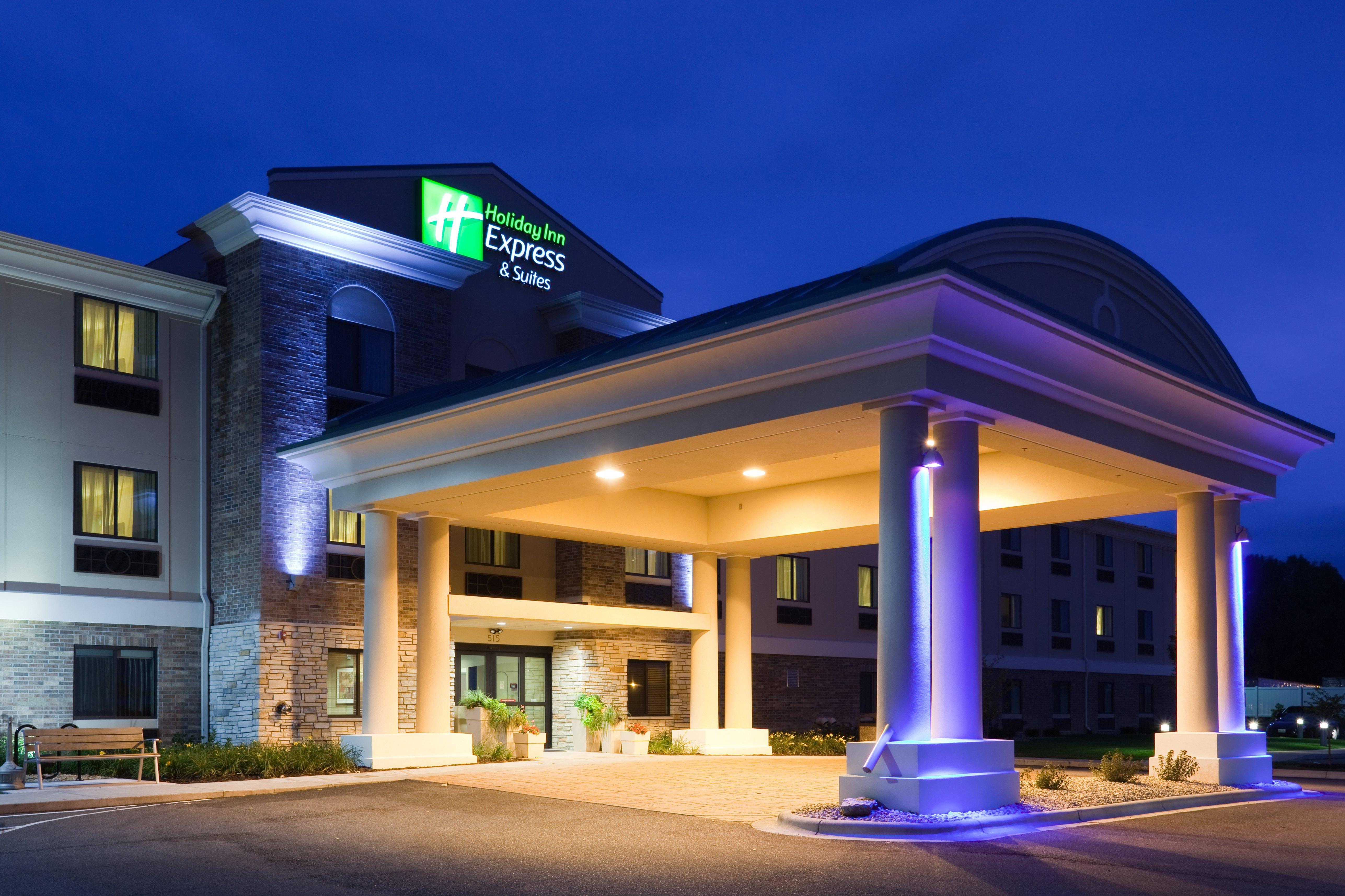 Holiday Inn Express & Suites Madison-Verona By Ihg Екстериор снимка